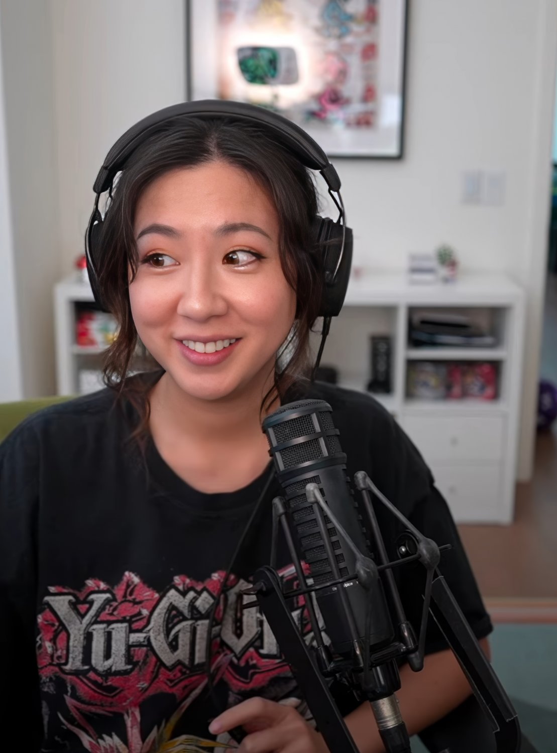 Long-Haired Asian Cutie Fuslie Teases In Amateur Clip 10