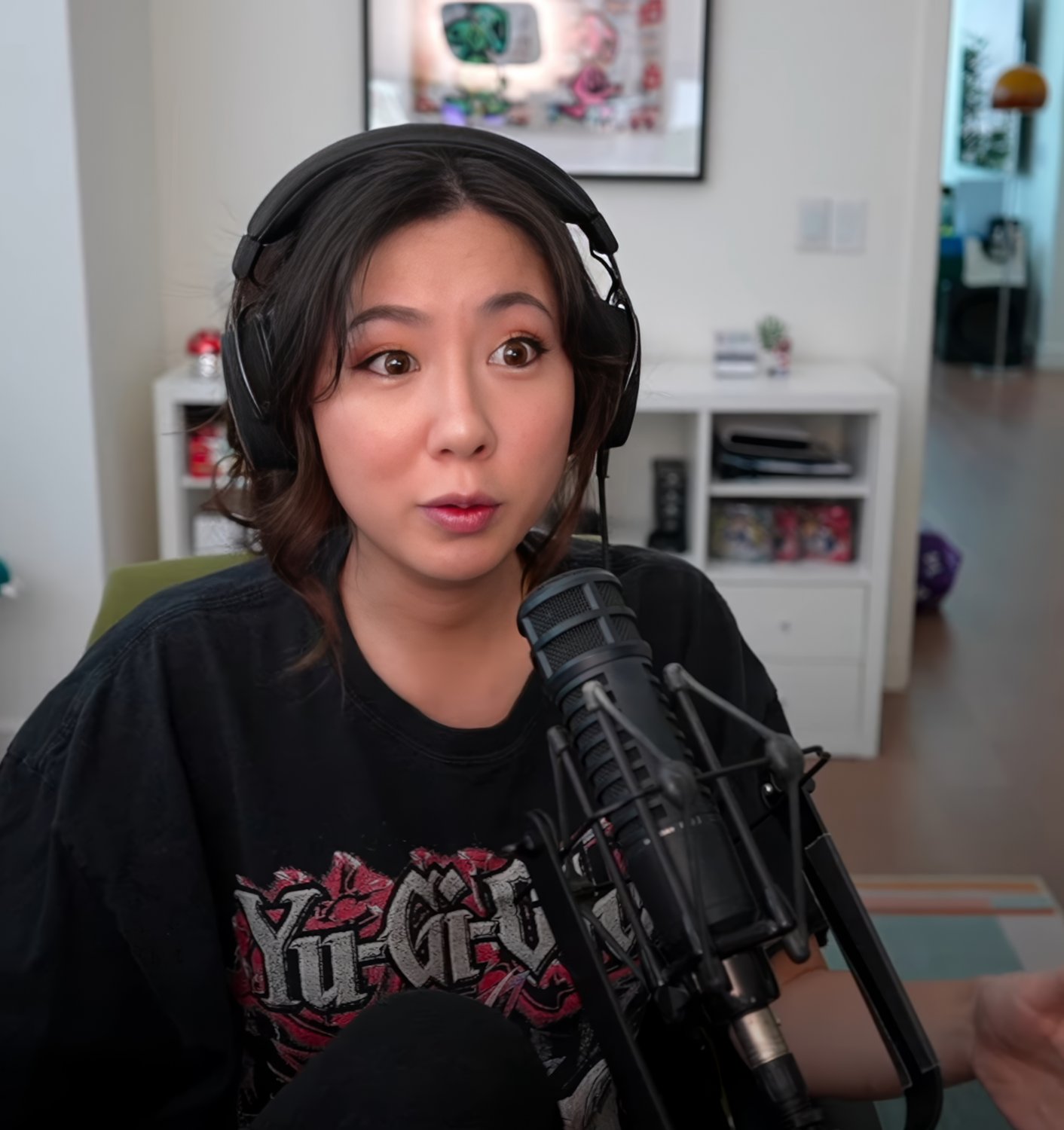 Long-Haired Asian Cutie Fuslie Teases In Amateur Clip 13
