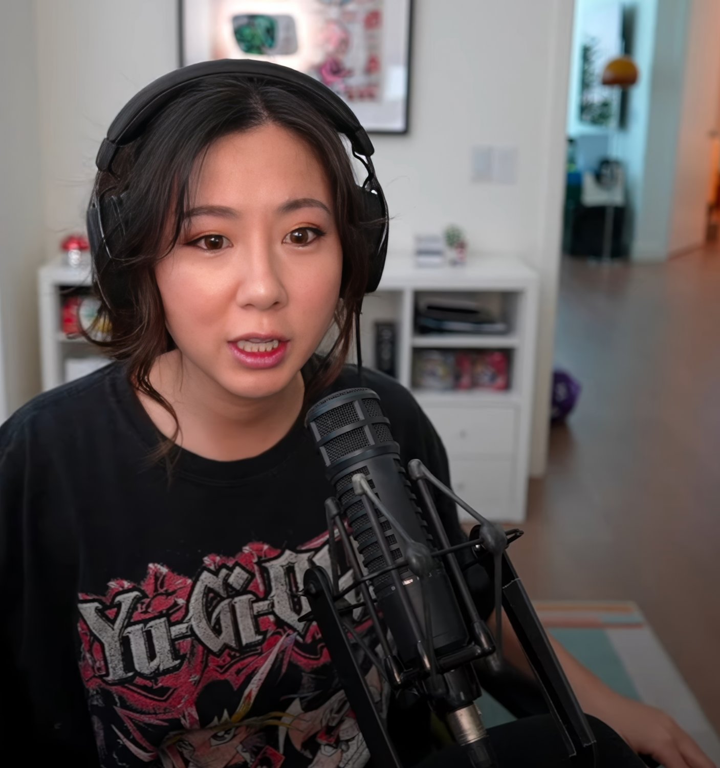 Long-Haired Asian Cutie Fuslie Teases In Amateur Clip 15