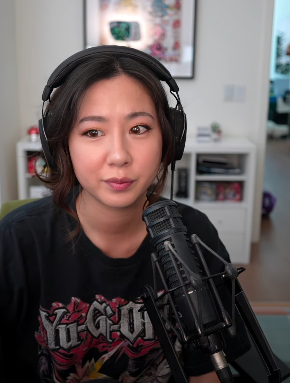Long-Haired Asian Cutie Fuslie Teases In Amateur Clip 16