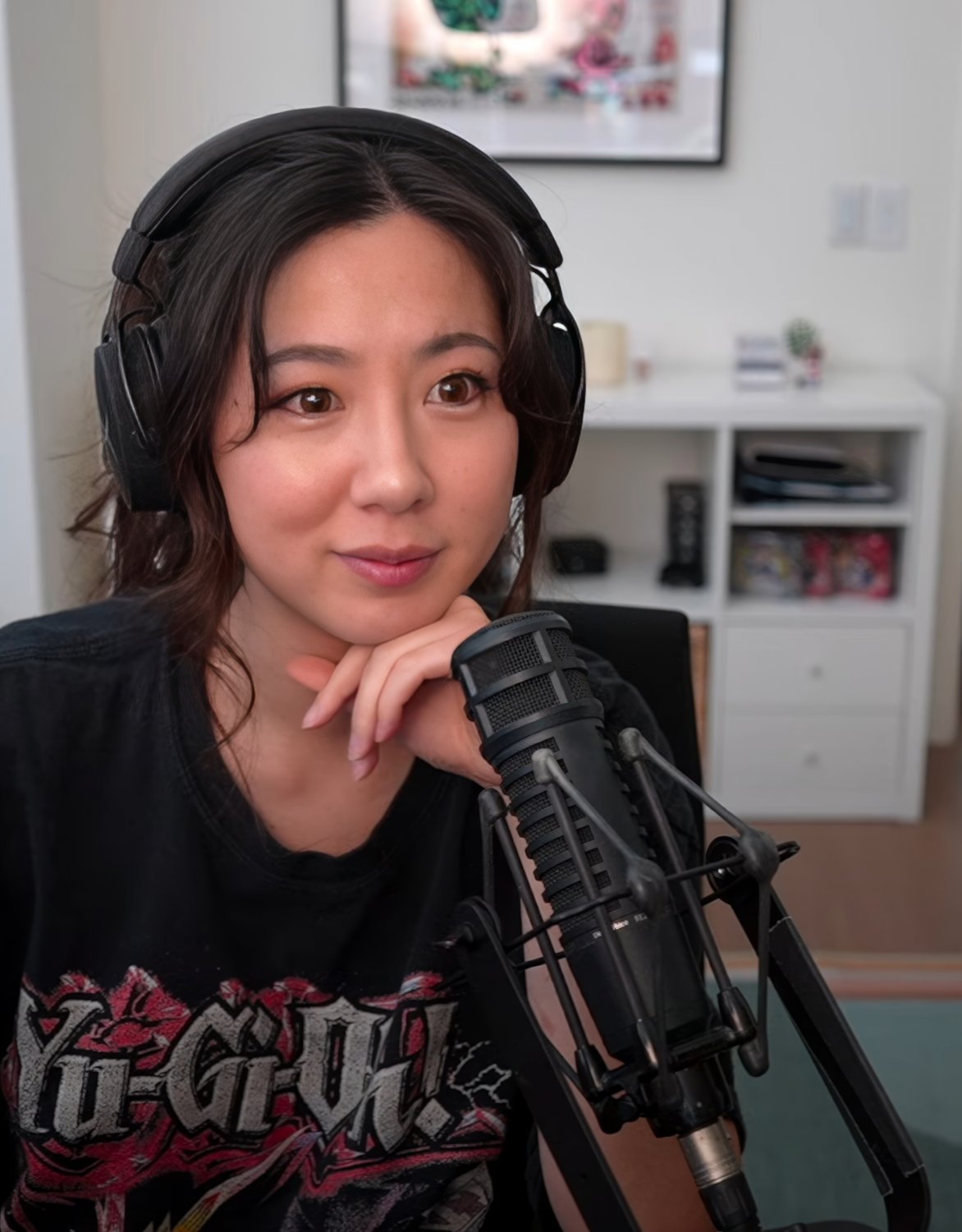 Long-Haired Asian Cutie Fuslie Teases In Amateur Clip 17