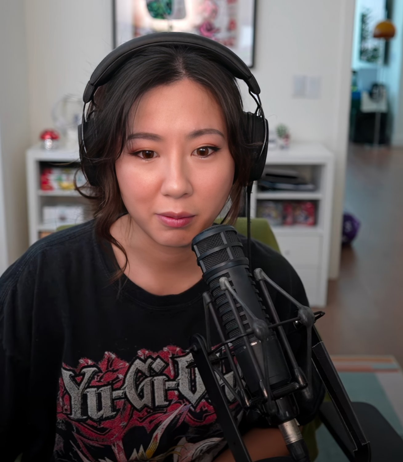 Long-Haired Asian Cutie Fuslie Teases In Amateur Clip 21