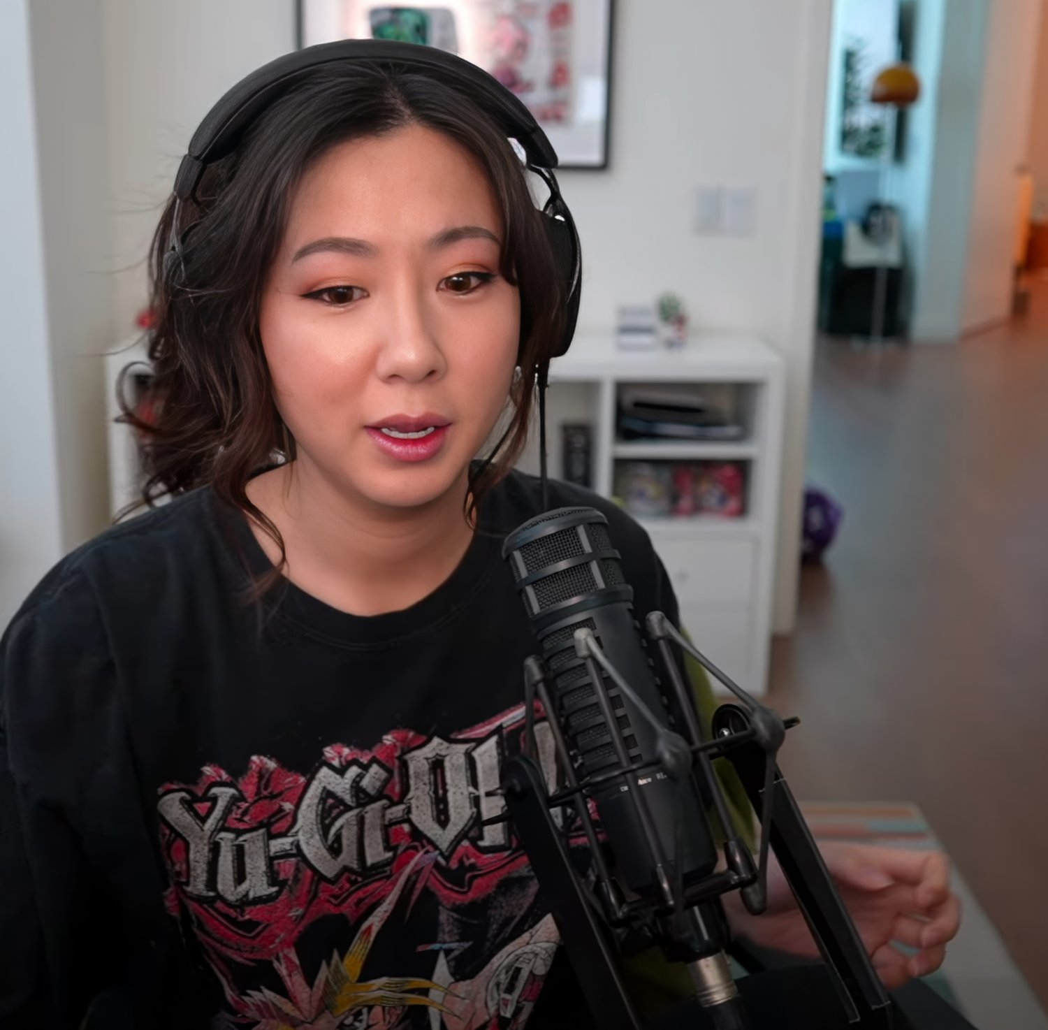 Long-Haired Asian Cutie Fuslie Teases In Amateur Clip 24