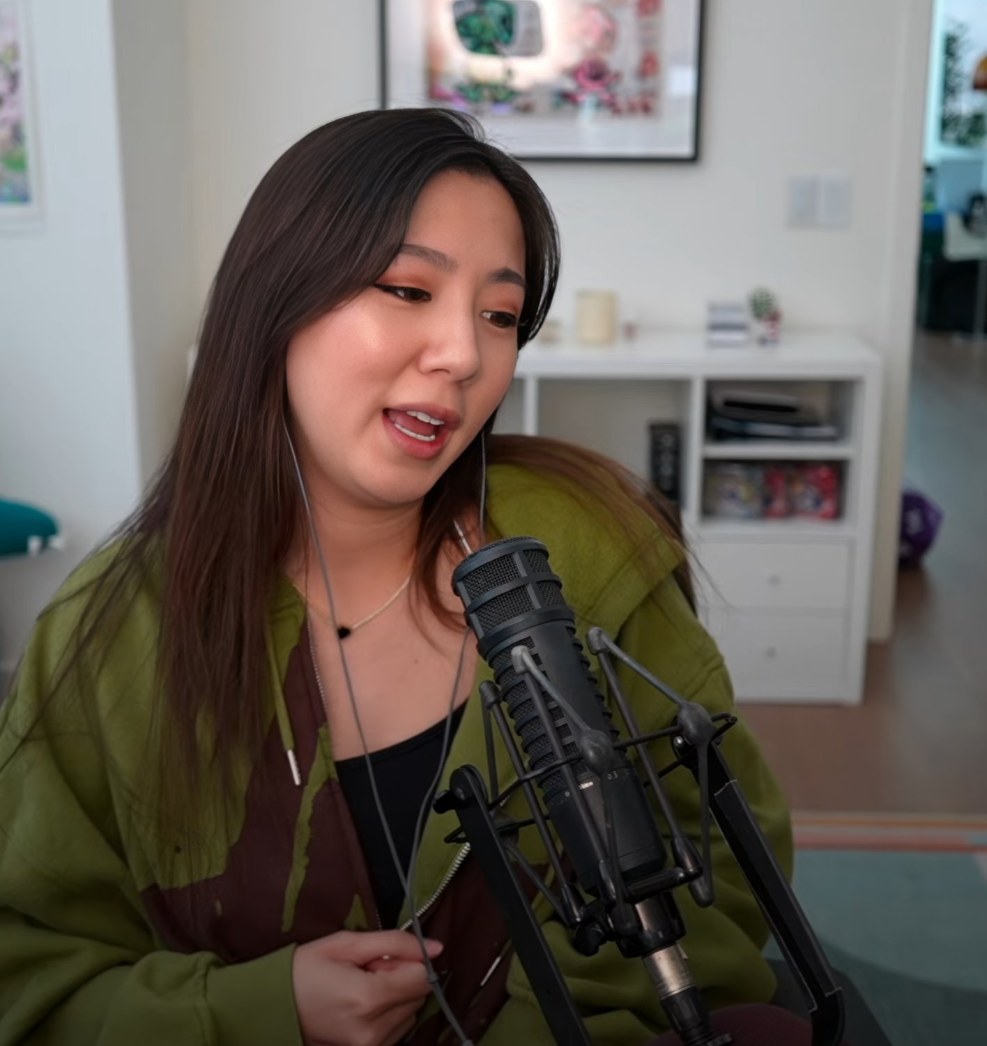 Long-Haired Asian Cutie Fuslie Teases In Amateur Clip 39