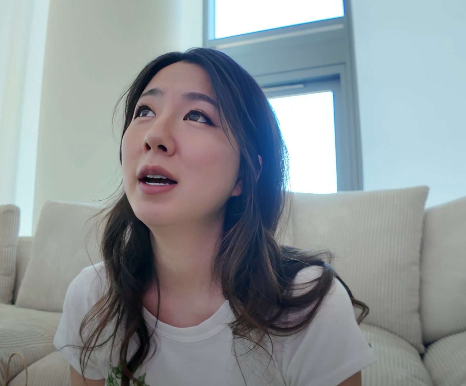 Long-Haired Asian Cutie Fuslie Teases In Amateur Clip 44