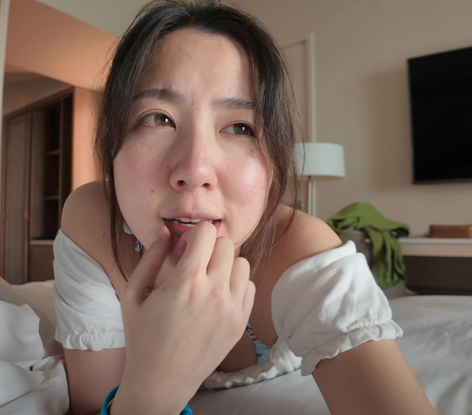 Long-Haired Asian Cutie Fuslie Teases In Amateur Clip 54