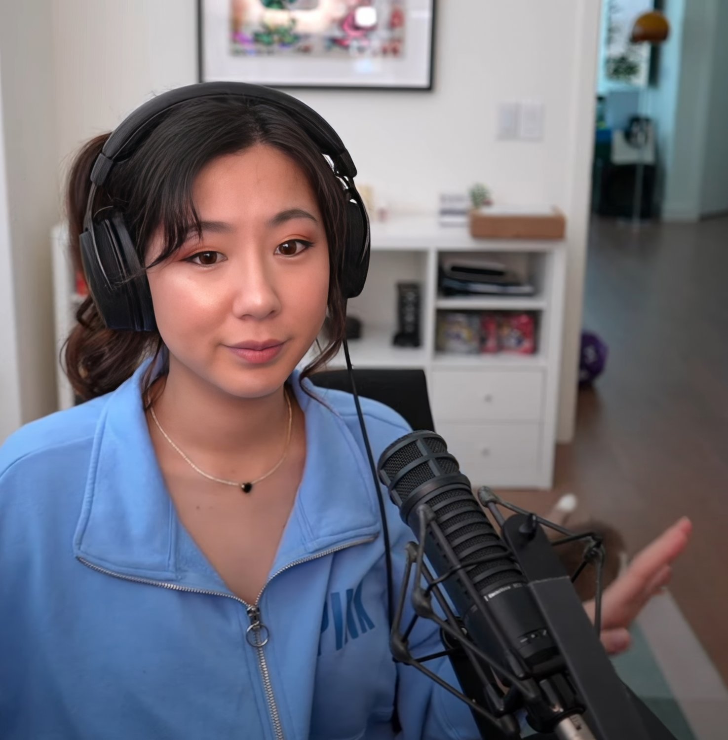 Long-Haired Asian Cutie Fuslie Teases In Amateur Clip 68