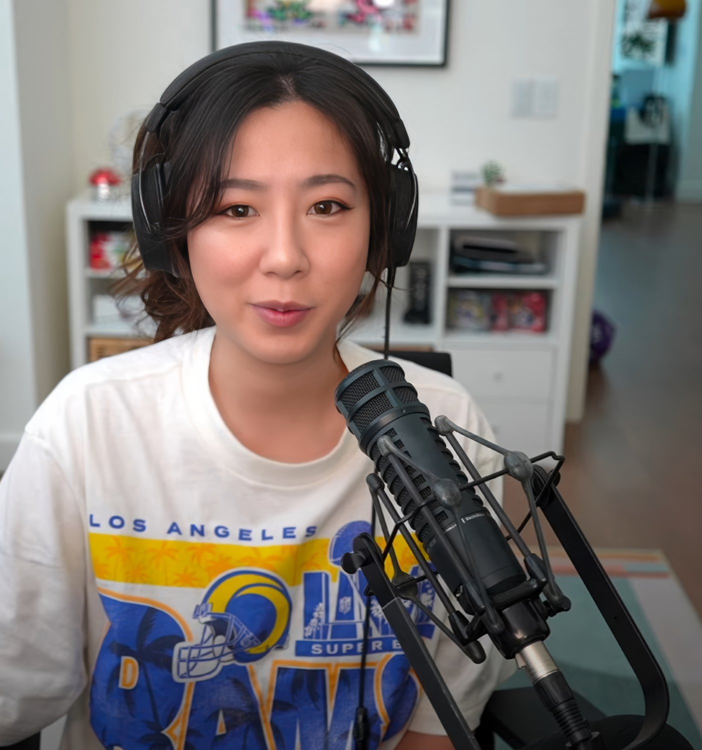 Long-Haired Asian Cutie Fuslie Teases In Amateur Clip 77