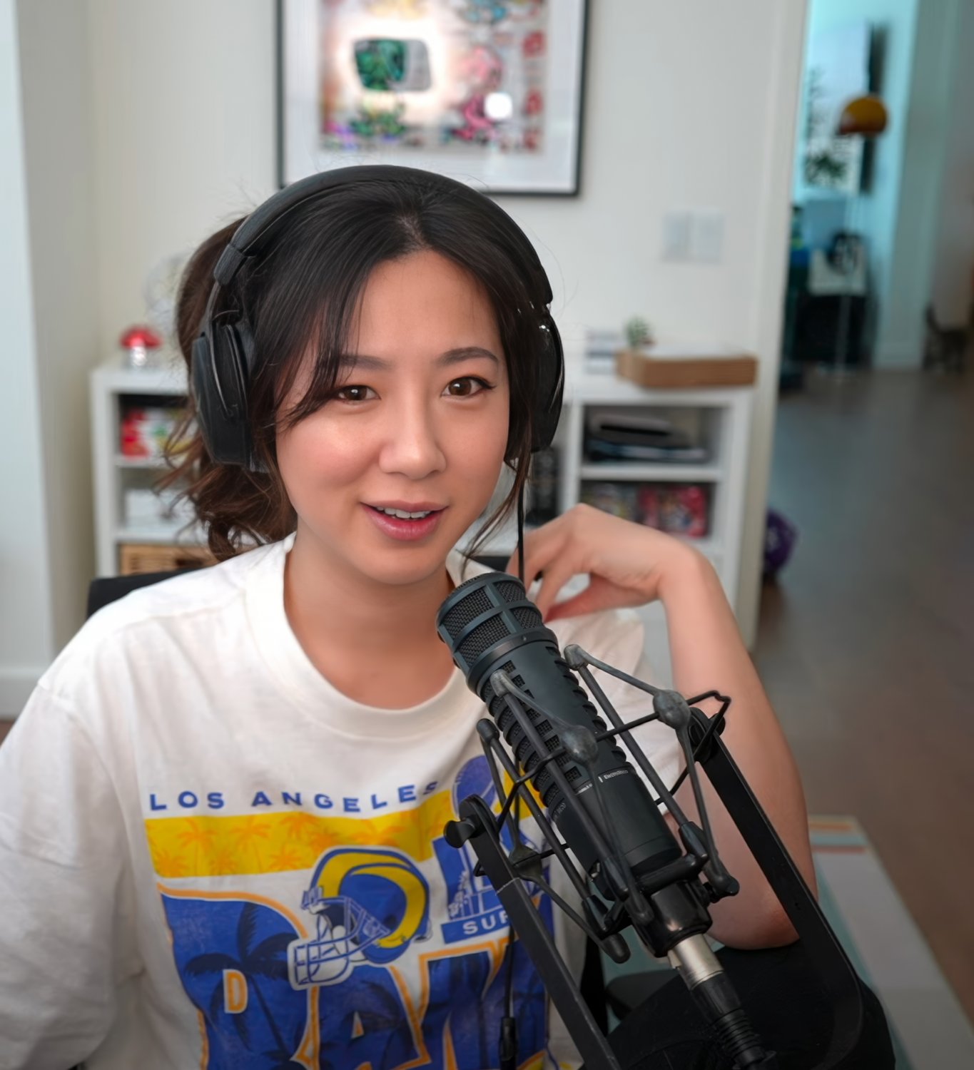 Long-Haired Asian Cutie Fuslie Teases In Amateur Clip 79