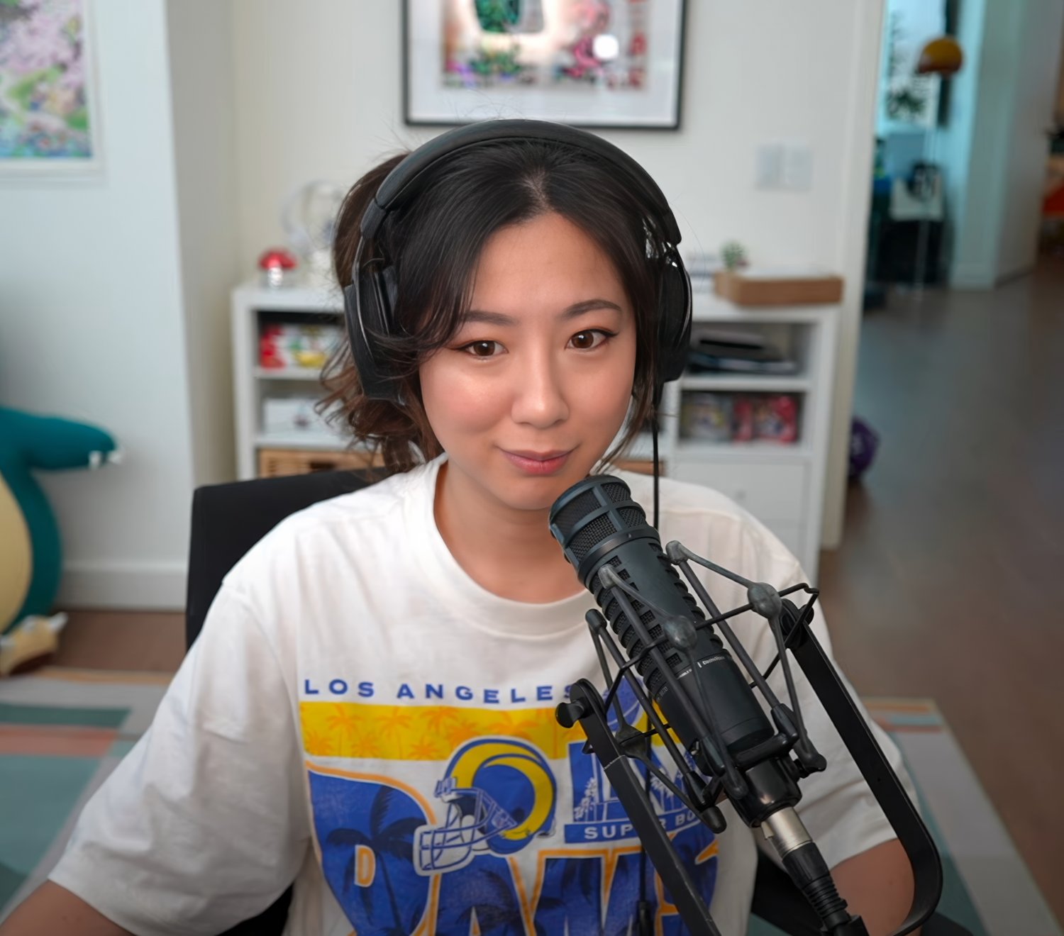 Long-Haired Asian Cutie Fuslie Teases In Amateur Clip 81