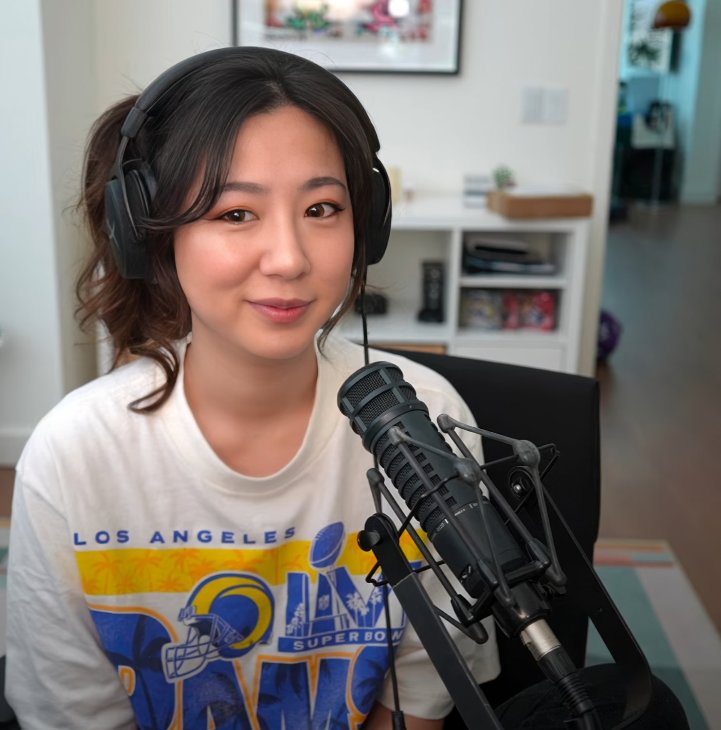 Long-Haired Asian Cutie Fuslie Teases In Amateur Clip 82