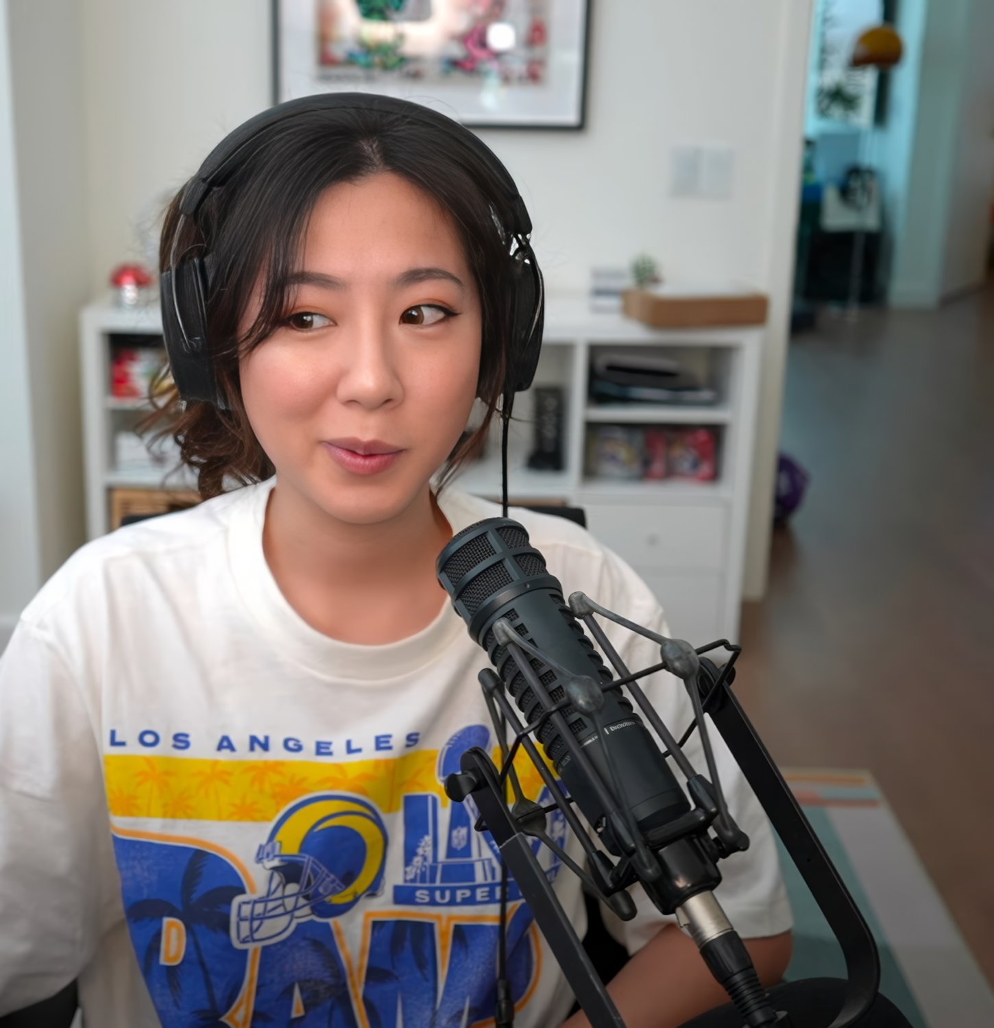 Long-Haired Asian Cutie Fuslie Teases In Amateur Clip 83