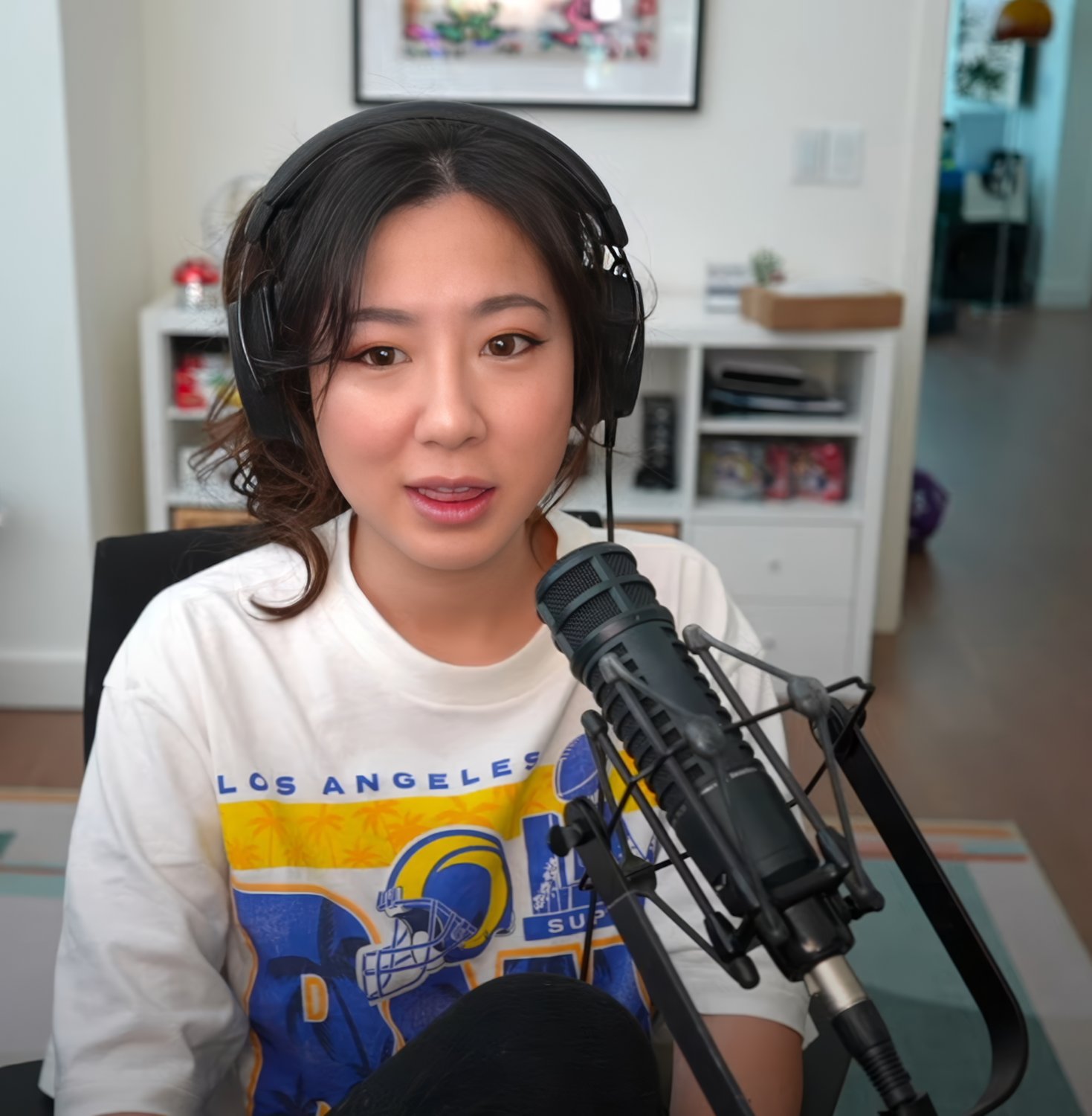 Long-Haired Asian Cutie Fuslie Teases In Amateur Clip 84
