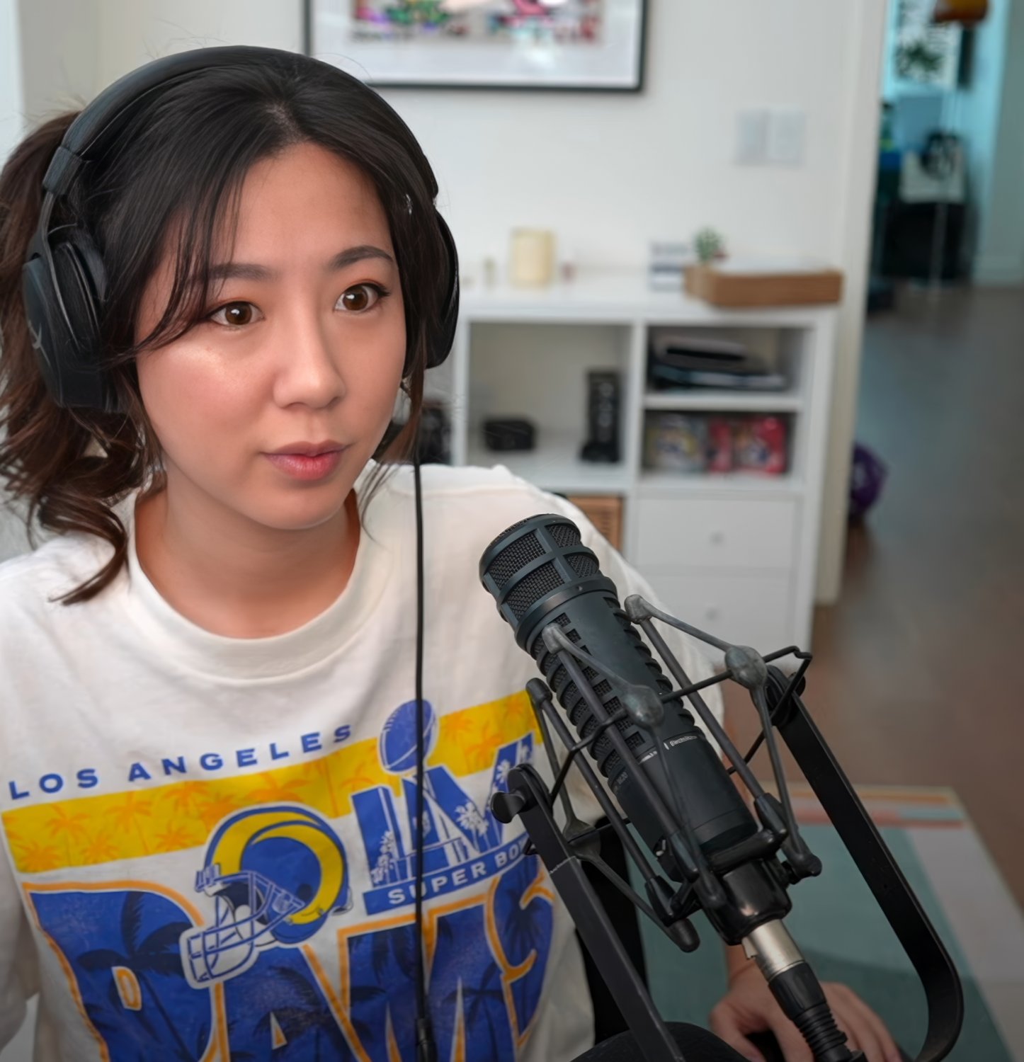 Long-Haired Asian Cutie Fuslie Teases In Amateur Clip 86