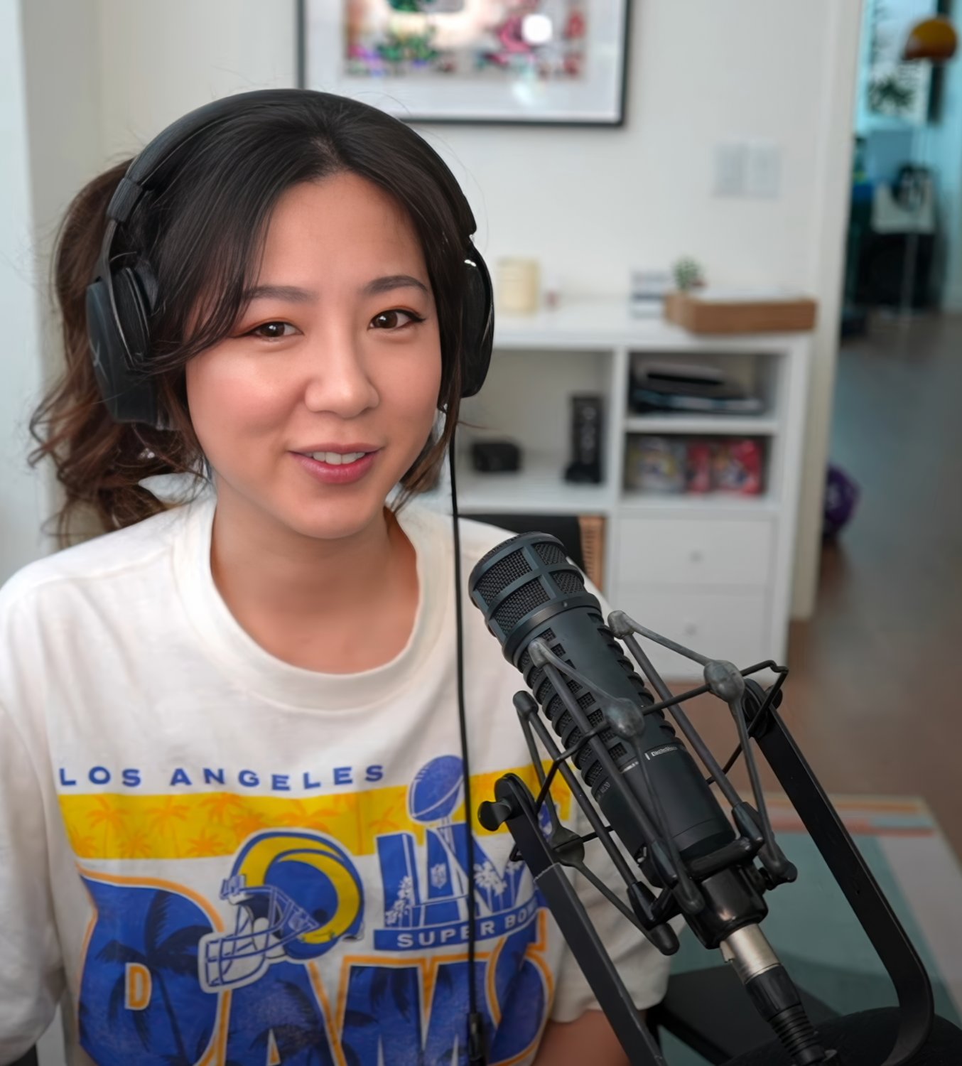 Long-Haired Asian Cutie Fuslie Teases In Amateur Clip 87