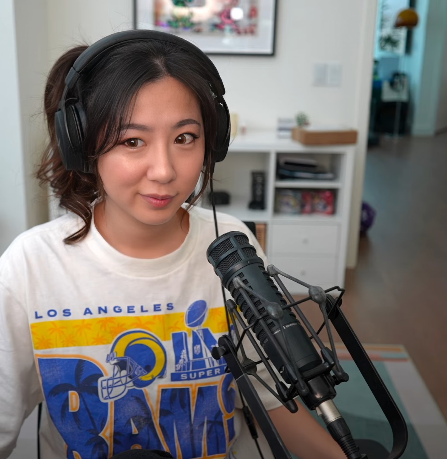Long-Haired Asian Cutie Fuslie Teases In Amateur Clip 88