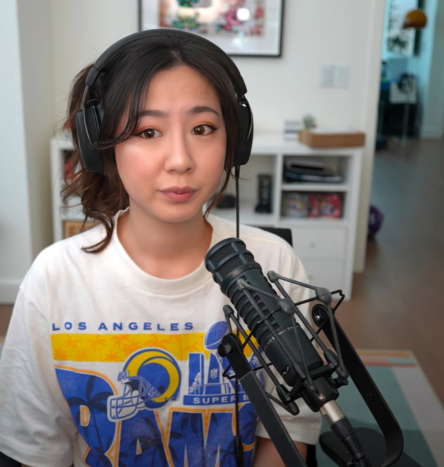 Long-Haired Asian Cutie Fuslie Teases In Amateur Clip 90