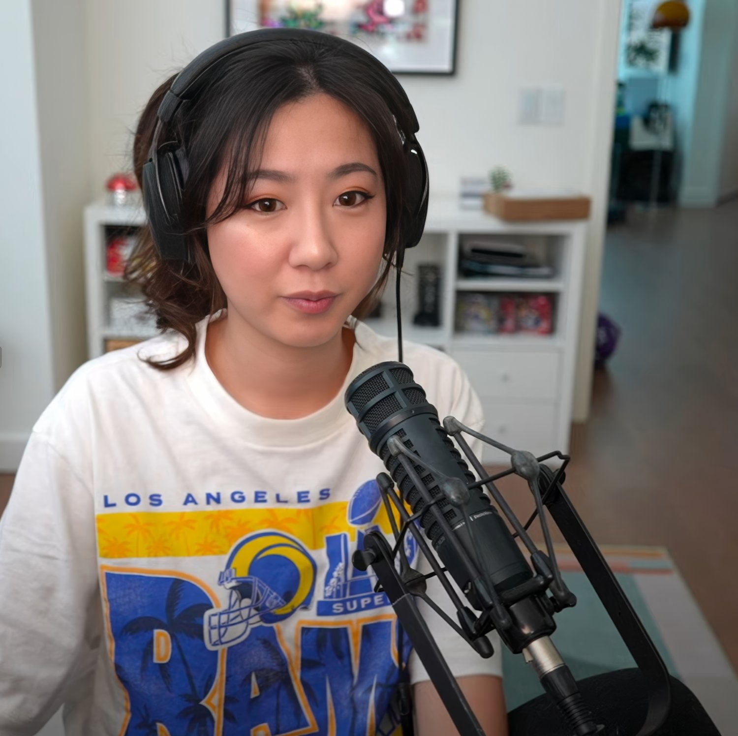 Long-Haired Asian Cutie Fuslie Teases In Amateur Clip 95