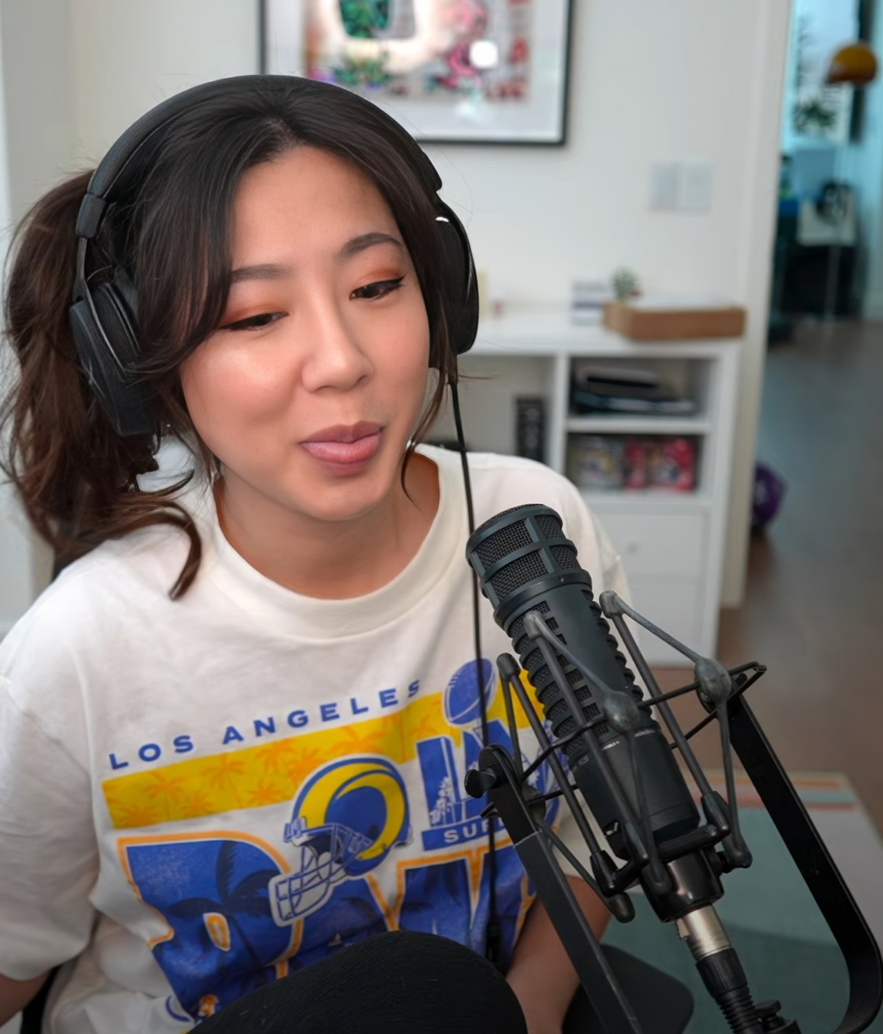 Long-Haired Asian Cutie Fuslie Teases In Amateur Clip 99