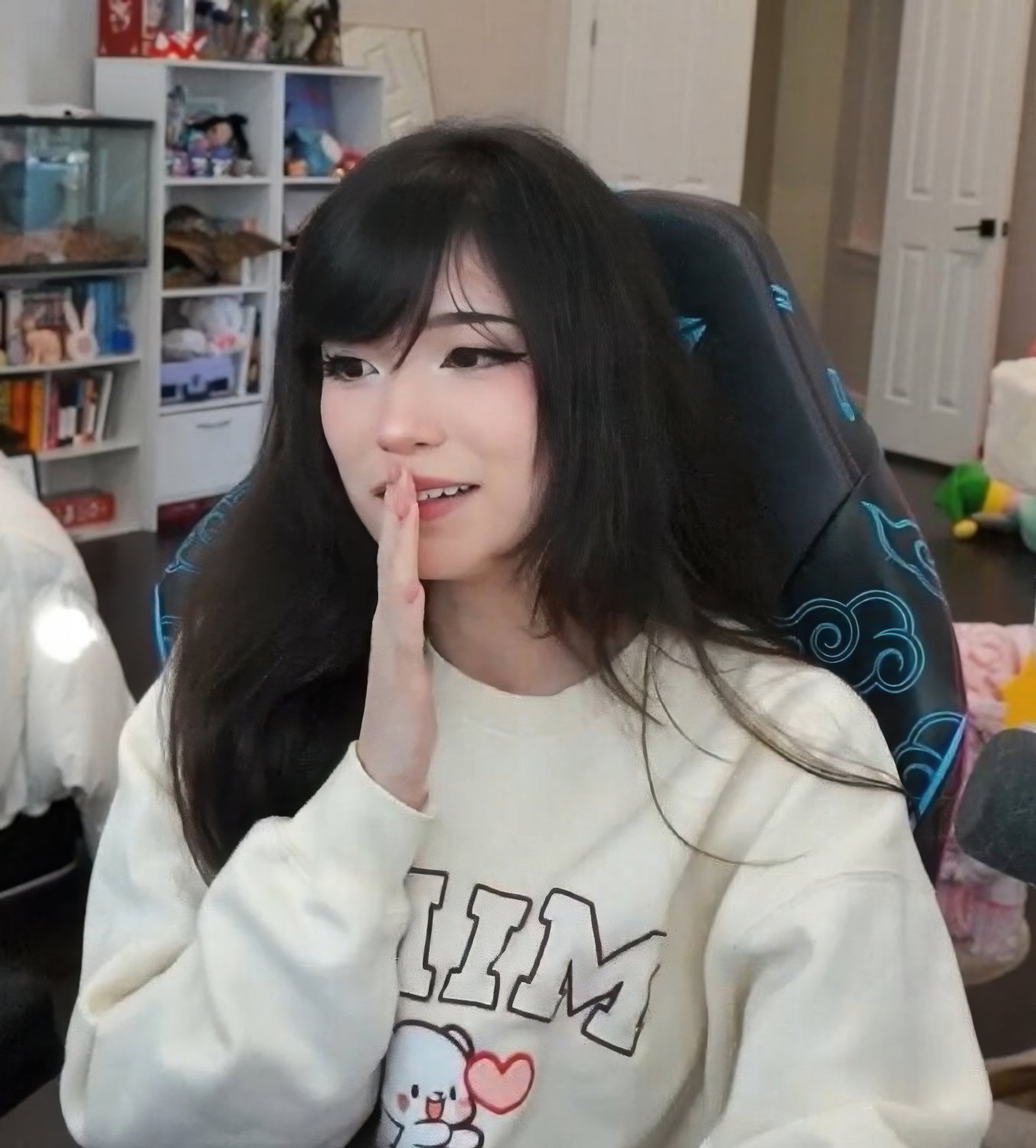 Emi [her ikisi de] 23