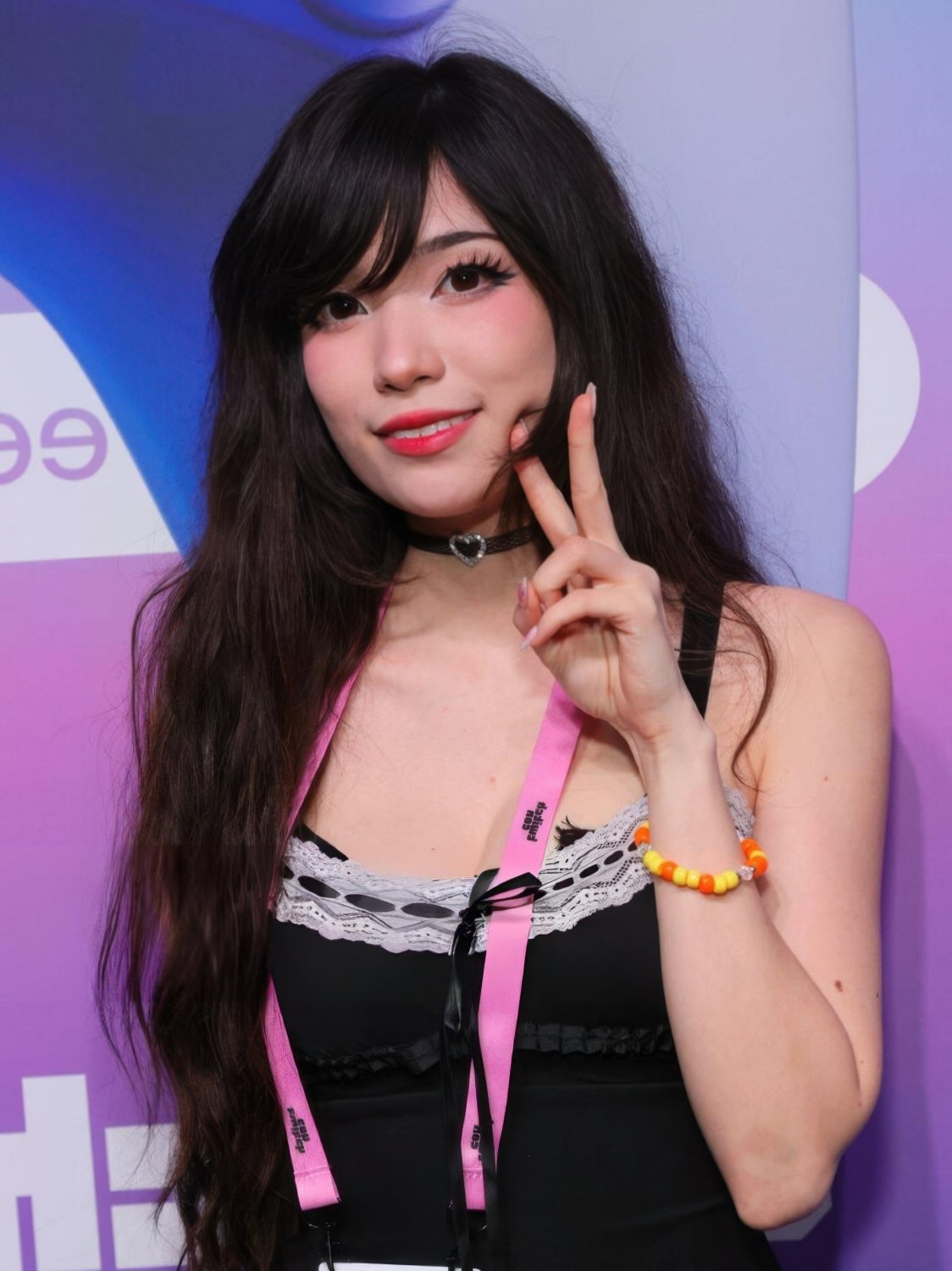 Emi [her ikisi de] 25