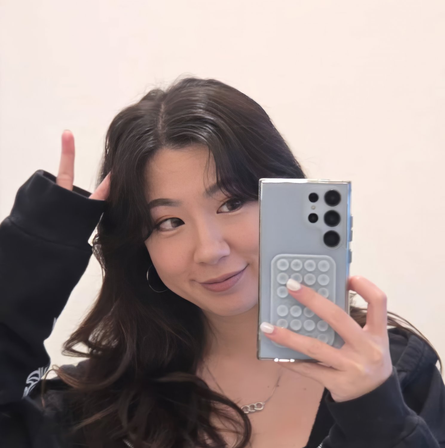 Fuslie Shows Off In Another Hot Amateur Clip 11