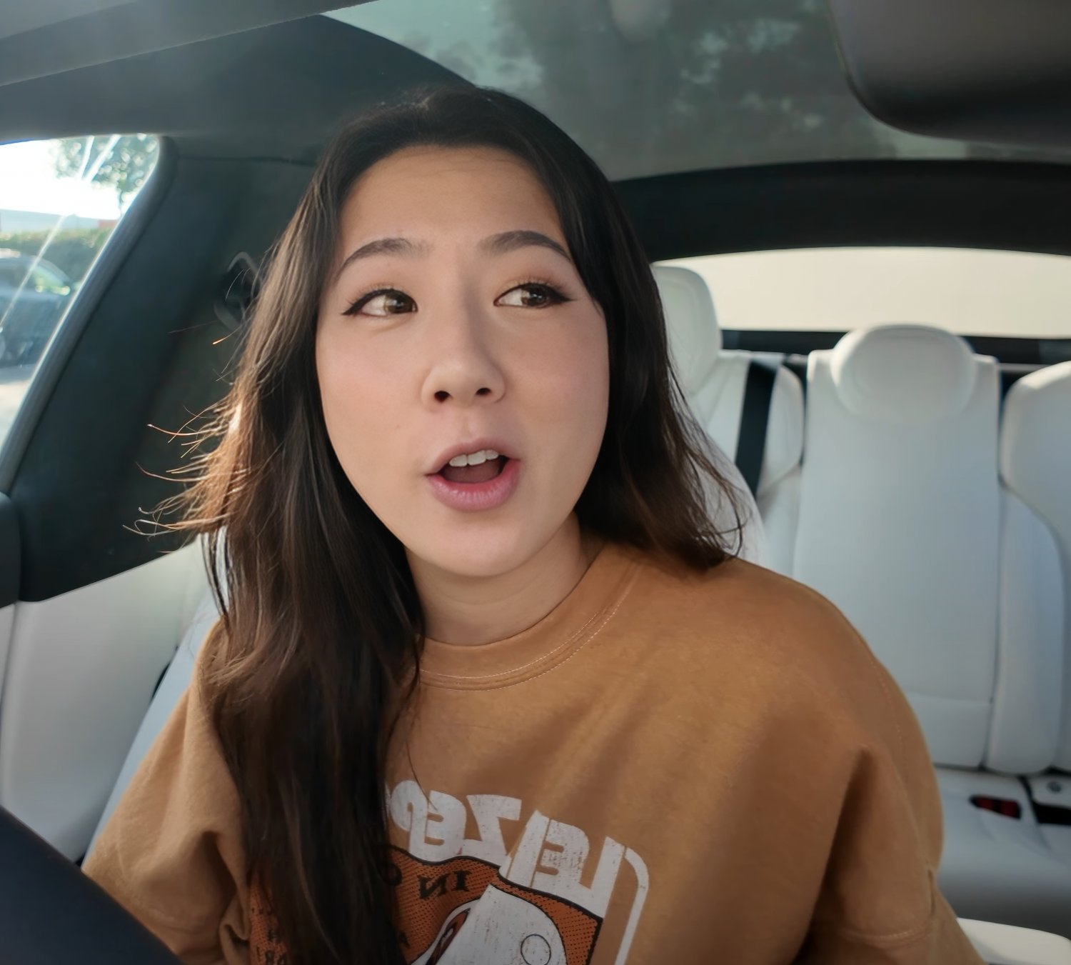 Fuslie Shows Off In Another Hot Amateur Clip 17