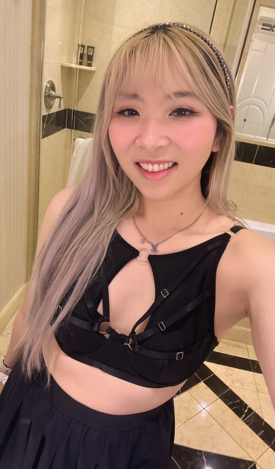 Yvonne 8