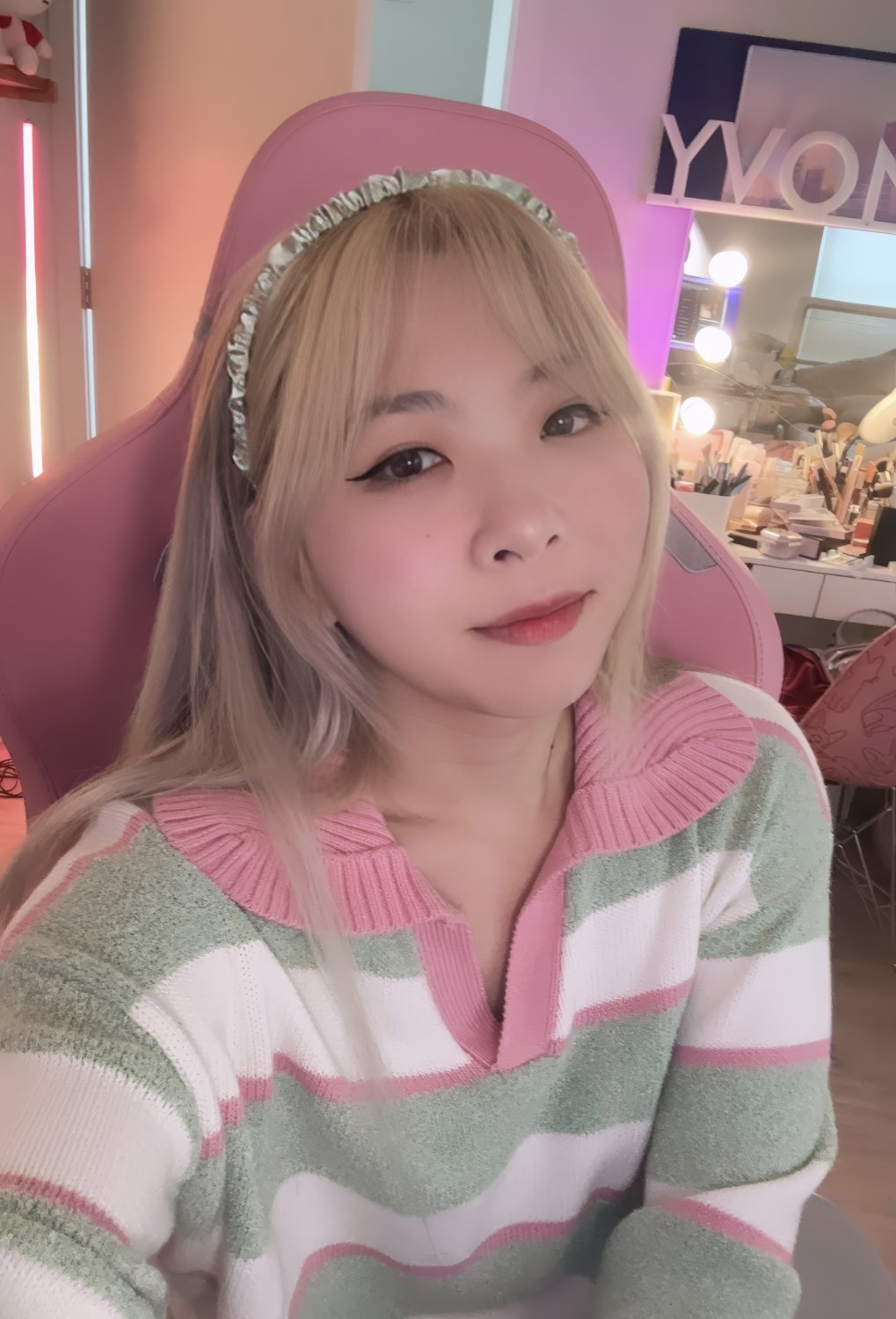 Yvonne 22