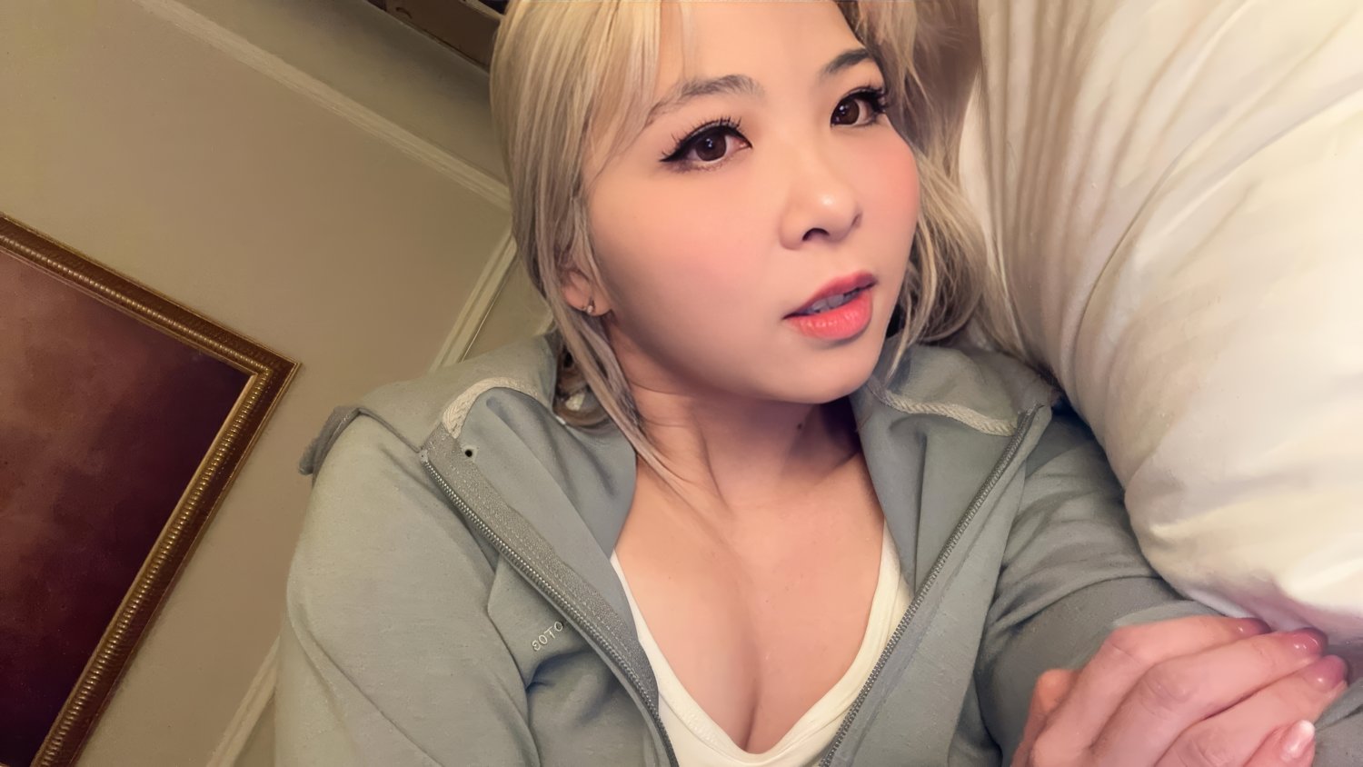 Yvonne 49
