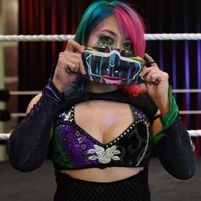 💦 Stasera mi masturberò e sborrerò come un pervertito con "Asuka" della WWE! 💦 25