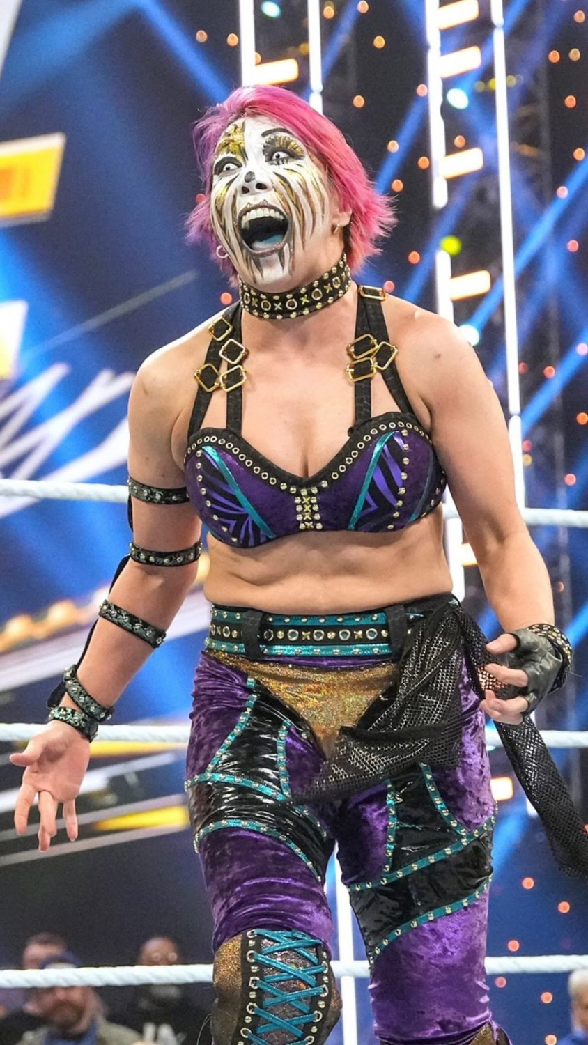 💦 Stasera mi masturberò e sborrerò come un pervertito con "Asuka" della WWE! 💦 29