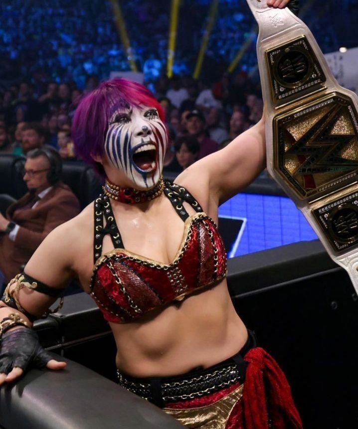 💦 Stasera mi masturberò e sborrerò come un pervertito con "Asuka" della WWE! 💦 30