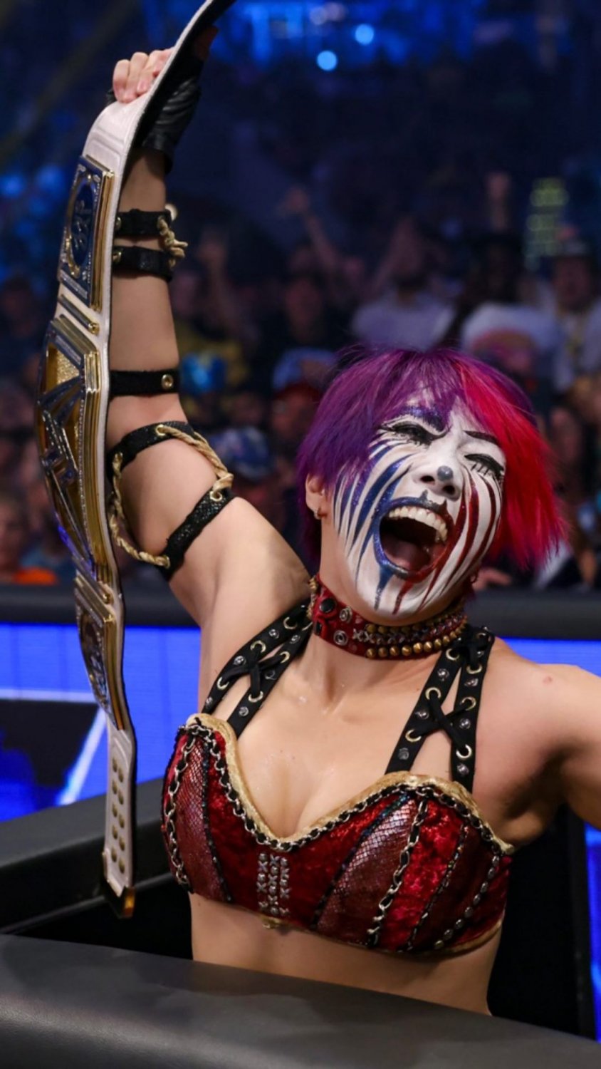 💦 Stasera mi masturberò e sborrerò come un pervertito con "Asuka" della WWE! 💦 54