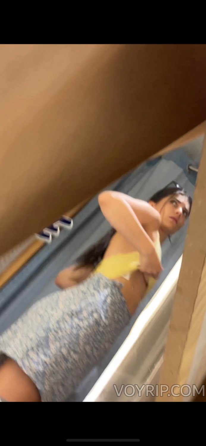 Üst kahverengi saçlı çıkarılıyor 1