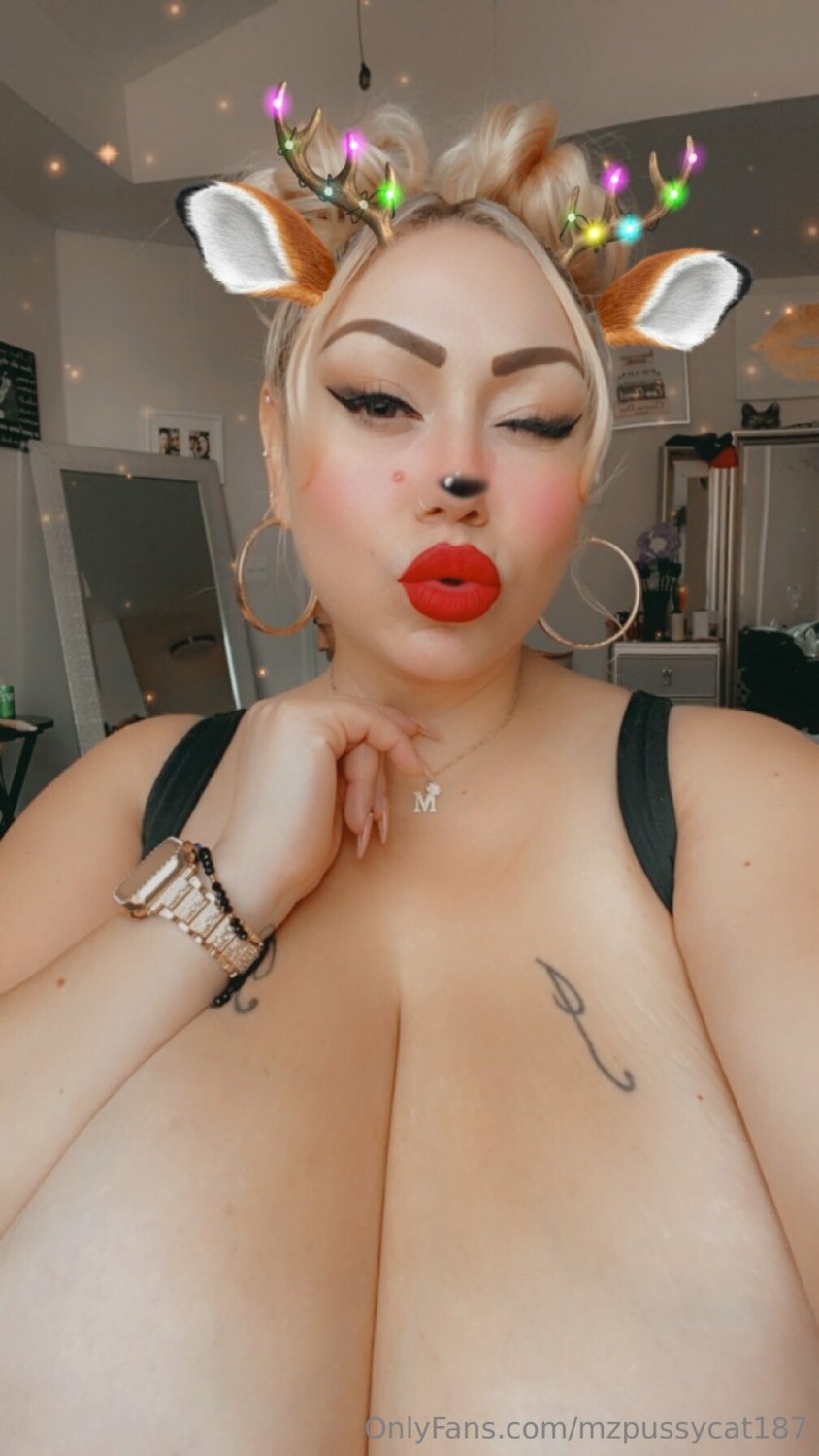 Big Tits MILF Ready To Play ɯzdnssʎɔɐʇƖ8ㄥ 4