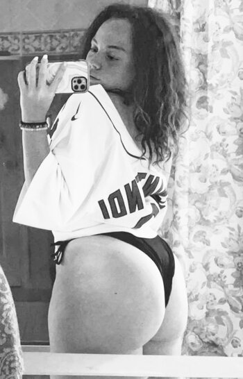 バスティビキニ娘がトワーク—ソーシャルメディアフッカーズ 12