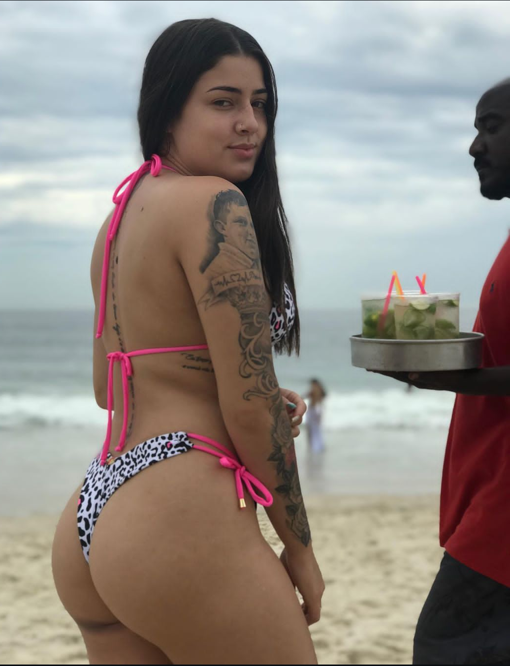 Pobre e gostosa - Novinha de quebrada 4