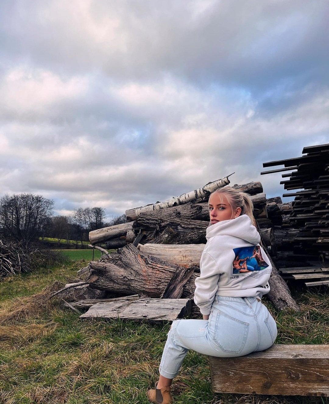 German Bombshell Vanessa Begs For More 2