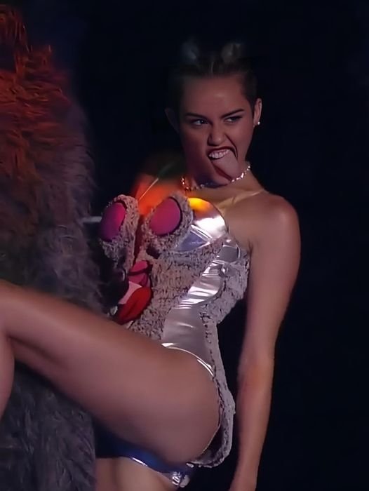CELEBS 27