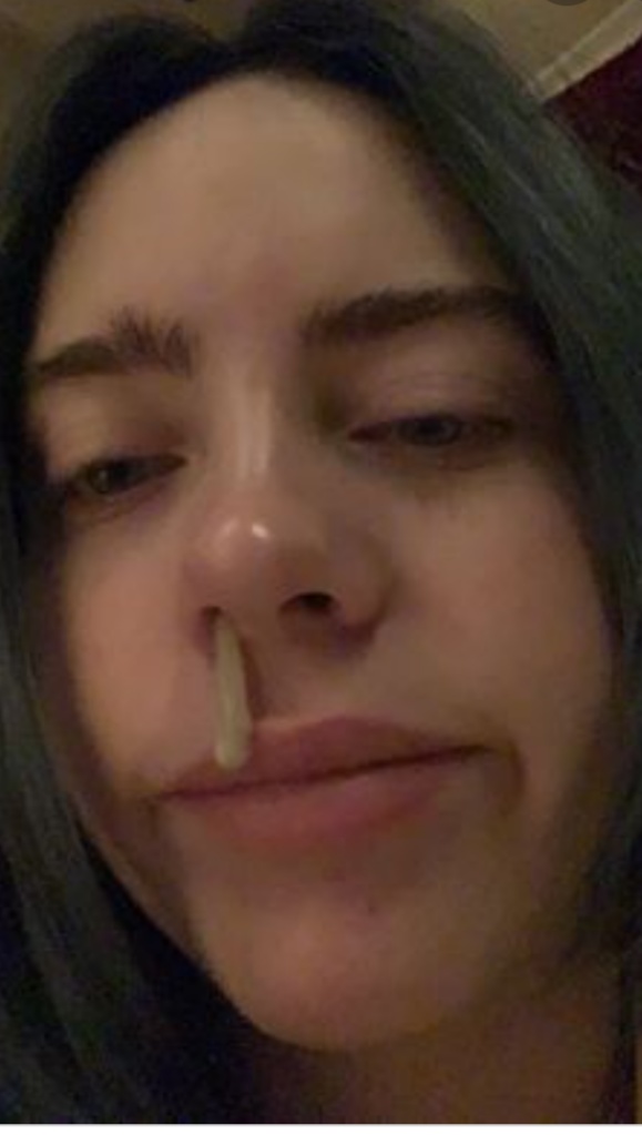 Znana piosenkarka Bellie eliish pijana nago i sekstaśmy pokazała link poniżej 14