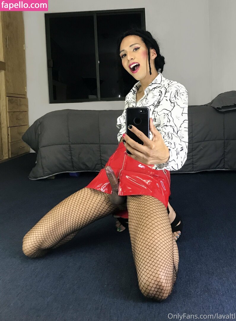 Gorgeous Ts Temptress Ready To Play 9
