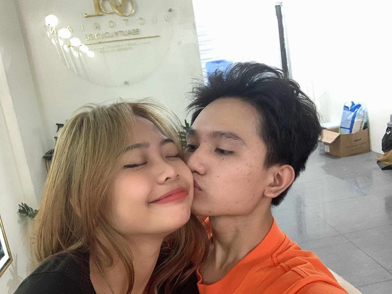 Pinay Cutie Giving Wet And Wild Blowjob 3