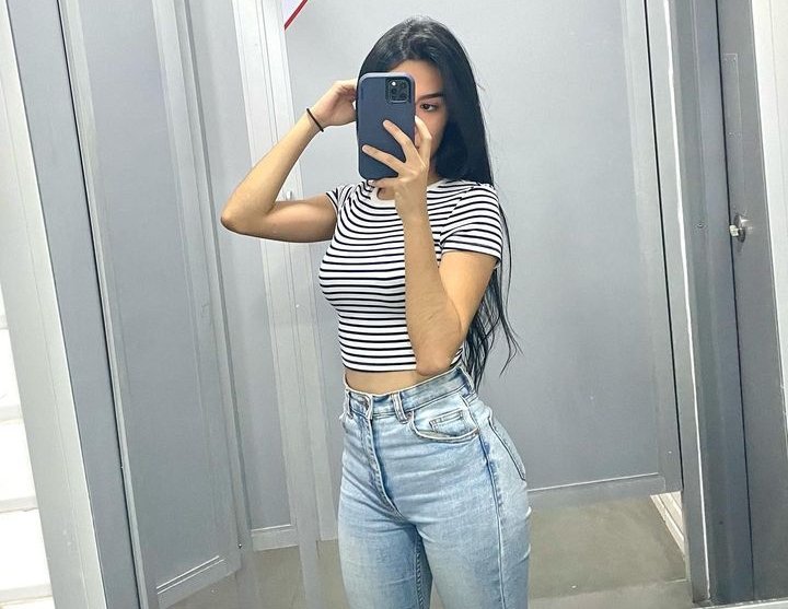 Teen floozy loves to action her buttlock. Lass with fat ace, tight cunt and fracturable tits. (no nude) 25