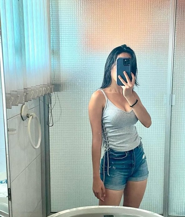 Teen floozy loves to action her buttlock. Lass with fat ace, tight cunt and fracturable tits. (no nude) 35