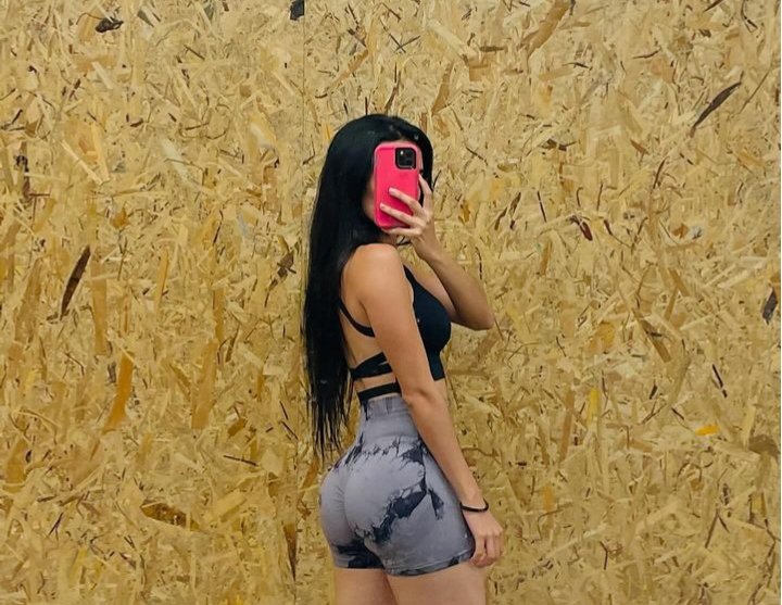 Teen floozy loves to action her buttlock. Lass with fat ace, tight cunt and fracturable tits. (no nude) 38