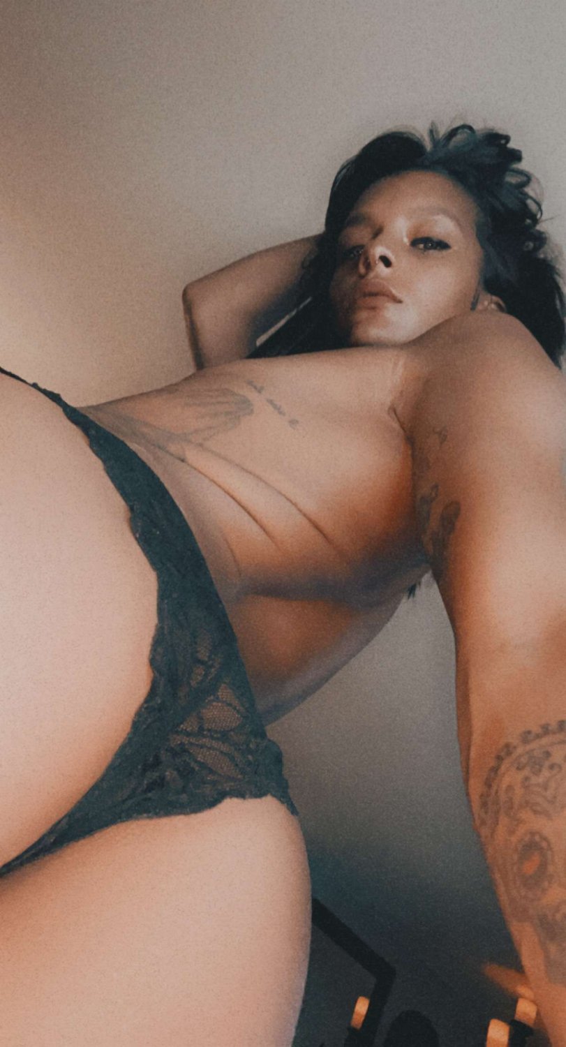Questa femminuccia è così attraente 20