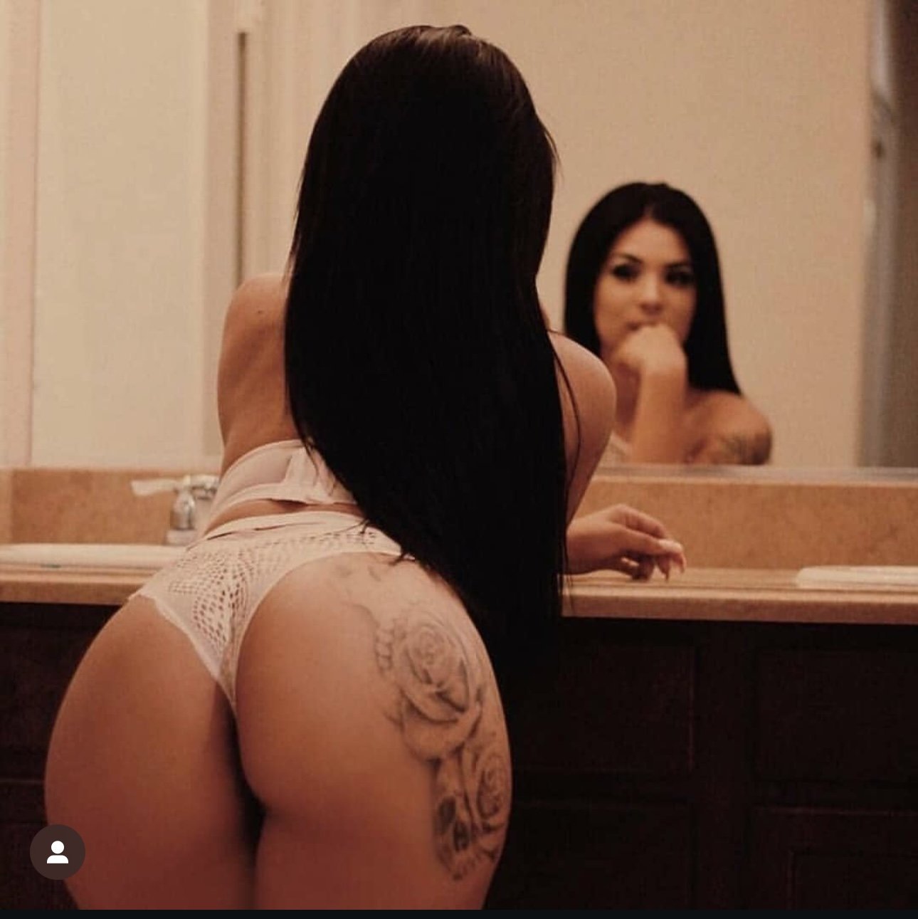 Pinche Daniela Shows Off That Juicy Latina Booty 5