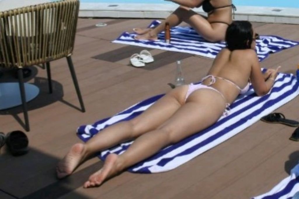 Cucks crush Mira Rachmana de abu dhabi revelado 4