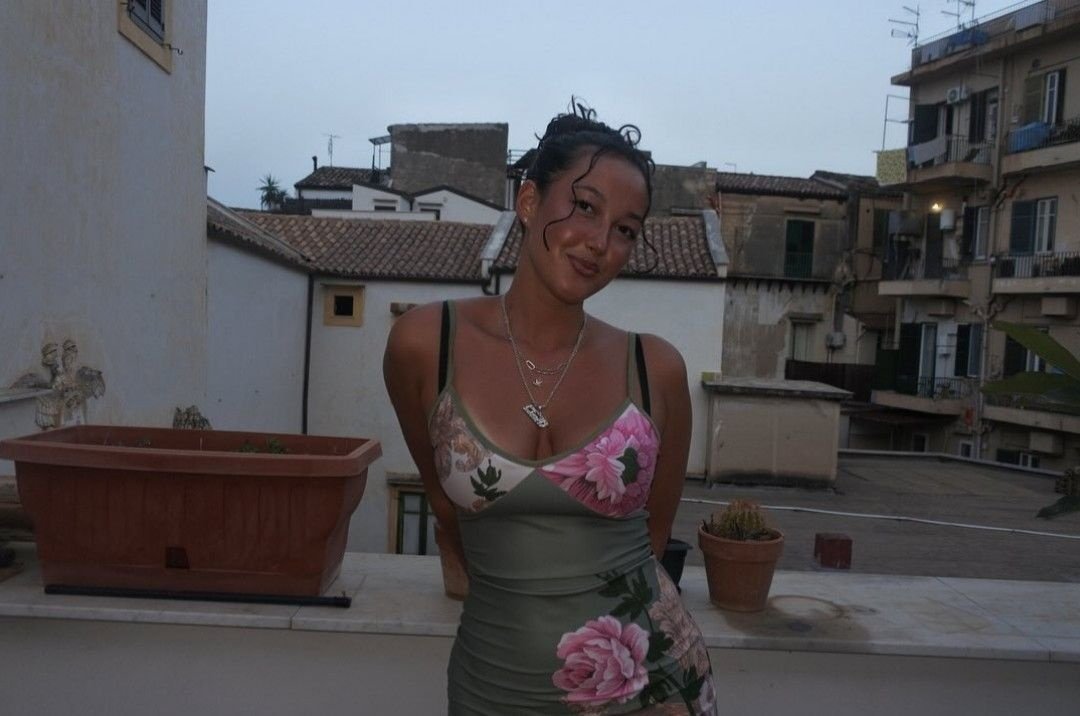 Cucks crush Mira Rachmana de abu dhabi revelado 5